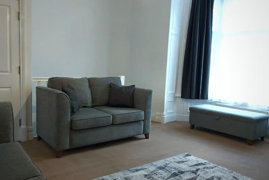 Stylish Apartment In City Centre With Parking Престън Екстериор снимка